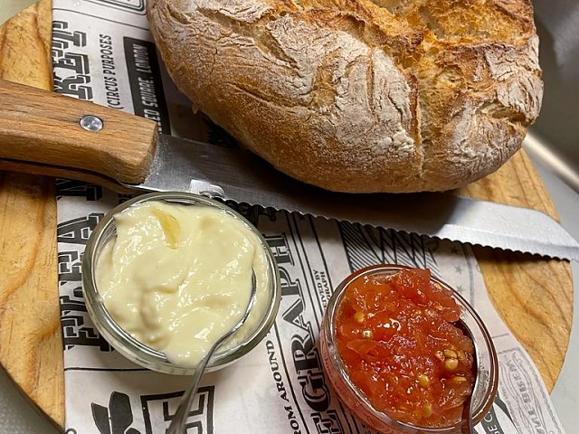 Pan con tomate y alioli