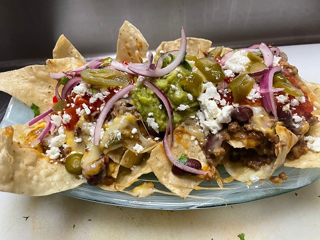 Nachos con chili con carne